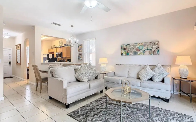 Family Getaway 4BR Townhome by Old Town