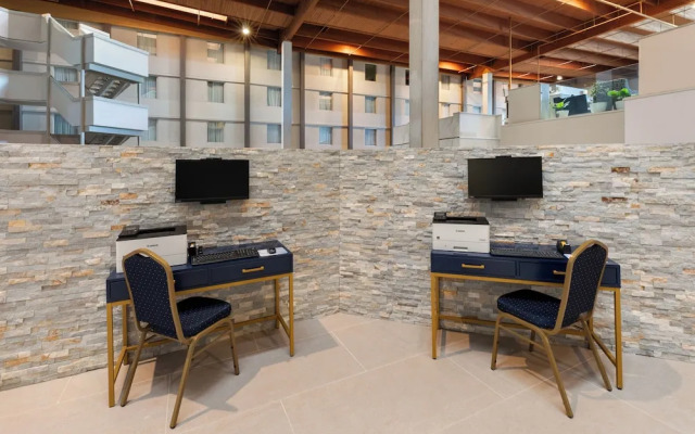 Ramada by Wyndham DFW Airport