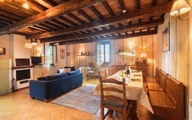 Beautiful Apartment in Monte Antico With 2 Bedrooms