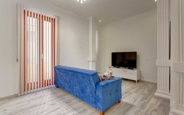 Stylish 2 Bedroom Apartment in an Amazing Location