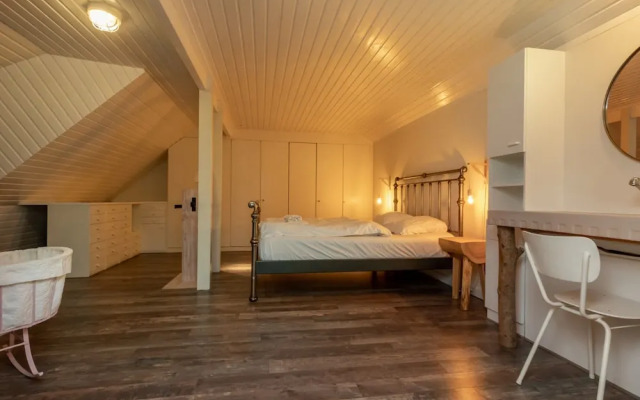 Charming Beach Villa With Thatched Roof