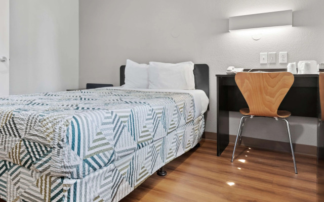 Motel 6 Ventura, CA - Beach