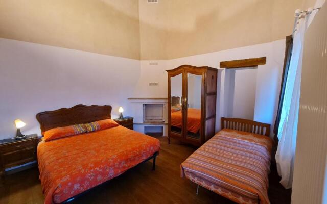 Agriturismo 6 appartamenti 25 posti letto