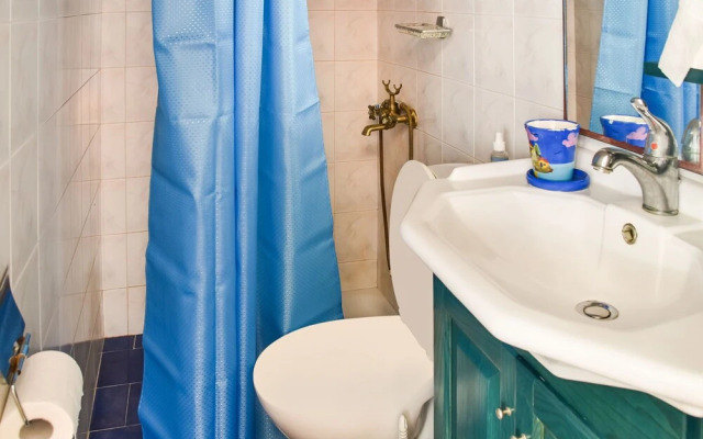 Pretty Holiday Home in Syros near Sea