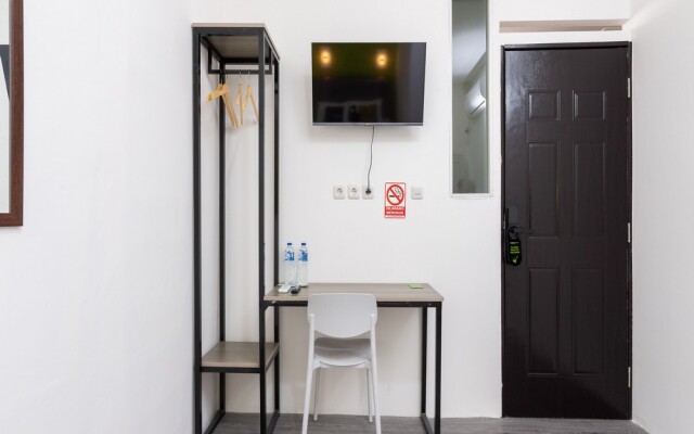 Urbanview Don Juan Pondok Gede by RedDoorz