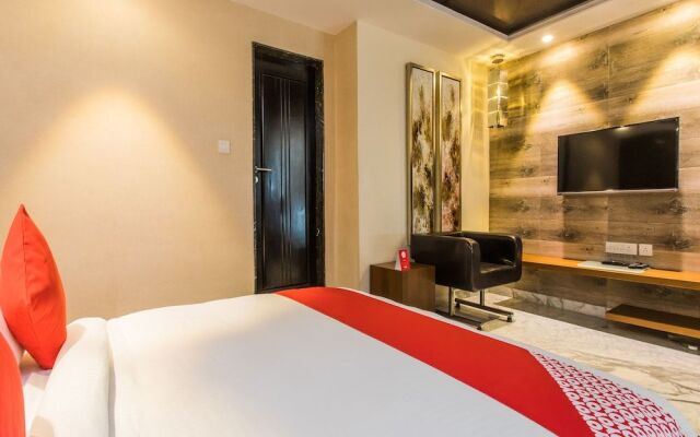 Capital O 14448 Hotel Sapphire Star