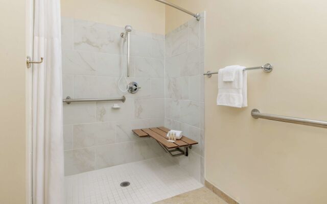 Countryside Inn and Suites