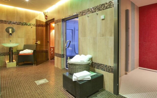 Enzo Hotels Metz Sud Augny by Kyriad Direct
