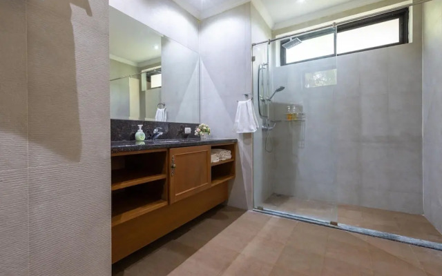 Large 6 Bed Luxury Villa on the Golf Course (PHJ)