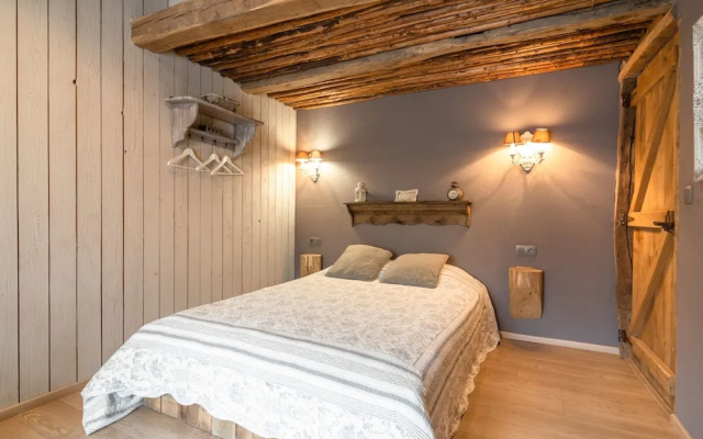 Beautiful Holiday Home with Hot Tub, Sauna & Monumental Fireplace