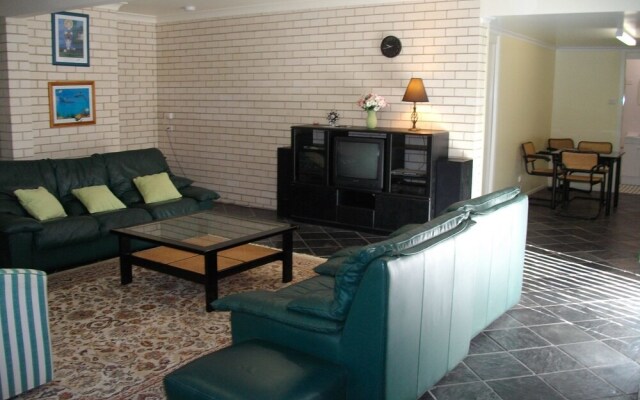 The Peninsula, Duplex 02, 14