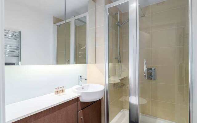 Stunning 3BR Flat in East Village W/balcony, Fits 9