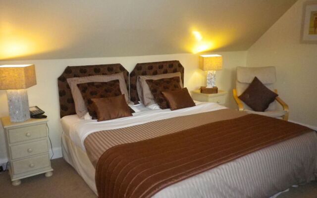 Tigh-na-Cloich Hotel