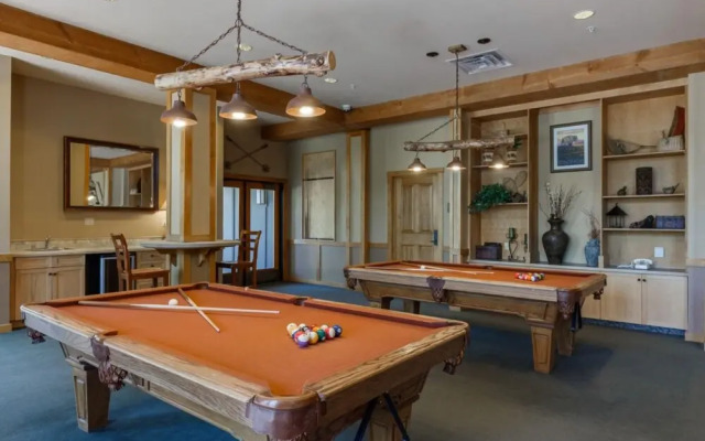 Buffalo Lodge by Summit County Mountain Retreats