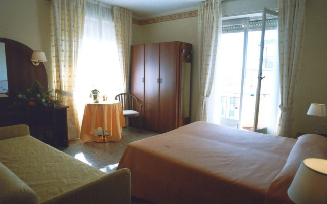 Solidago Hotel