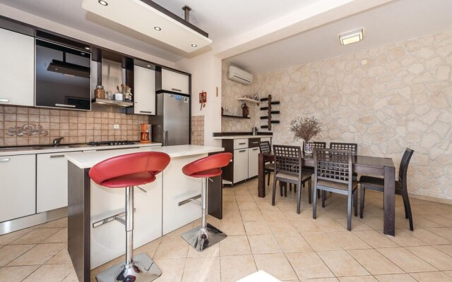 Awesome Home in Kalebova Luka With Wifi and 6 Bedrooms