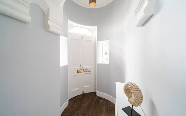 The Gate Lodge - Modern and Period Combined