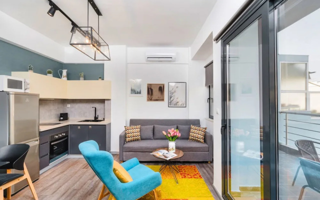 Sanders Home Suites - Bright Downtown 2-bdr. Apt