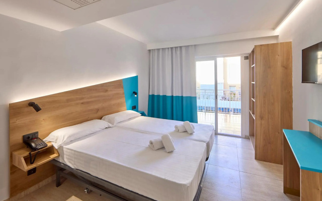 AHOI! Urban Beach Hotel