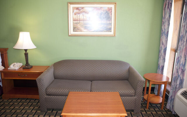 Victorian Inn & Suites