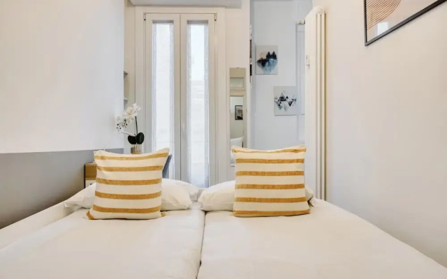 Elegant apartments in Isola district