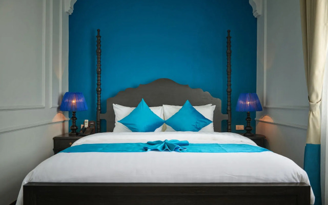 Manoir Des Arts Hotel