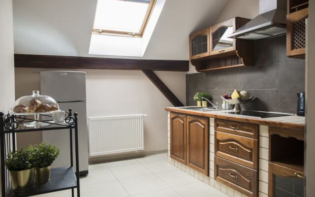 Leo Apartments Old Town Residence