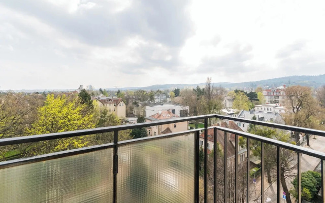 Z widokiem na sopot by Grand Apartments