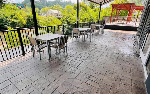 Country Inn & Suites by Radisson, Pigeon Forge South, TN