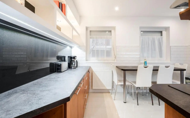 BpR Garay Suite with rooftop terrace & A/C