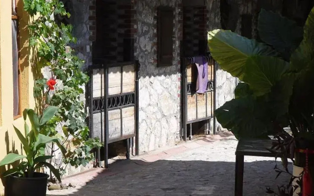 Isa M. Guesthouse
