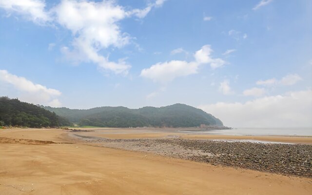 Taean Between Mountain & Sea Pension
