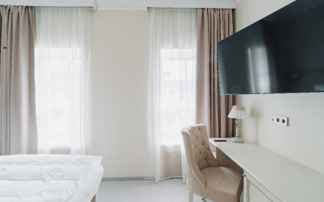 Russian Seasons Vyatskoye Village 4*