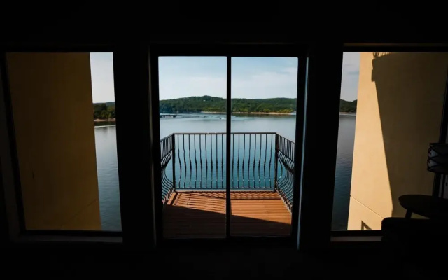 1 Bedroom Lake View Villa - Unit 508