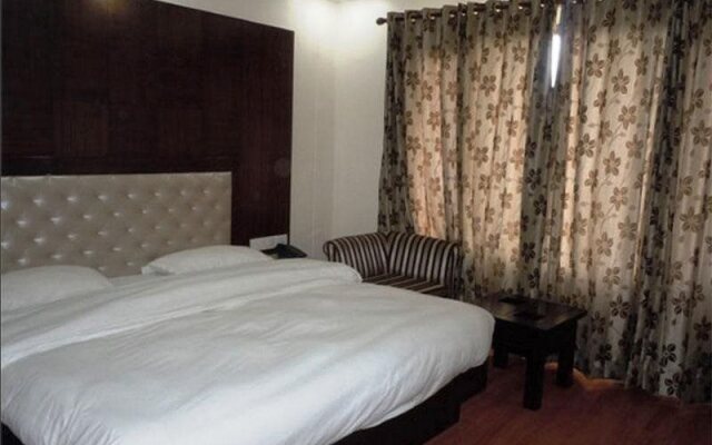 Hotel Basera