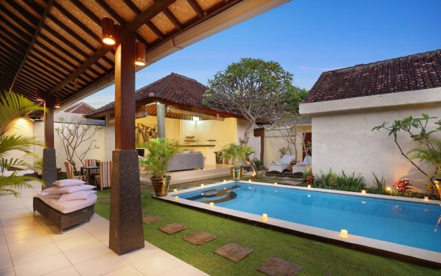 Monaco Complex Four Villas
