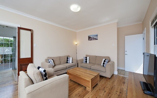 Longboard, 11 Boulder Bay Road