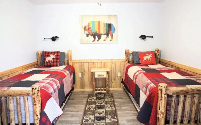 Wheels of Wonderment Twin Cabin 1