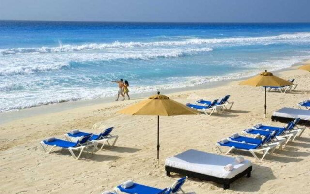 Mia Cancun Resort