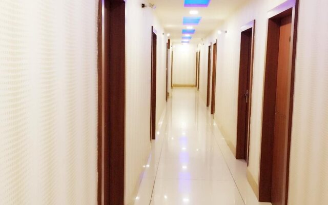 OYO 2860 Hotel 24x7 Inn
