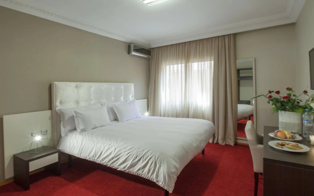 Yaad City Hotel