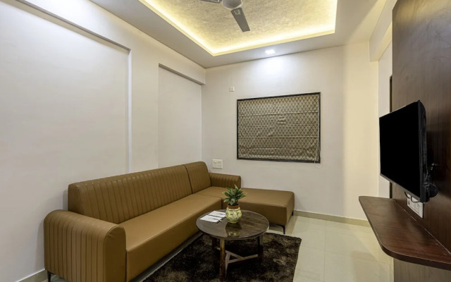 StayBird Divine Suites Business Hotel