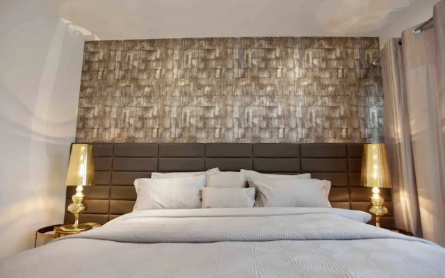 Thames Riverside Apartment in London