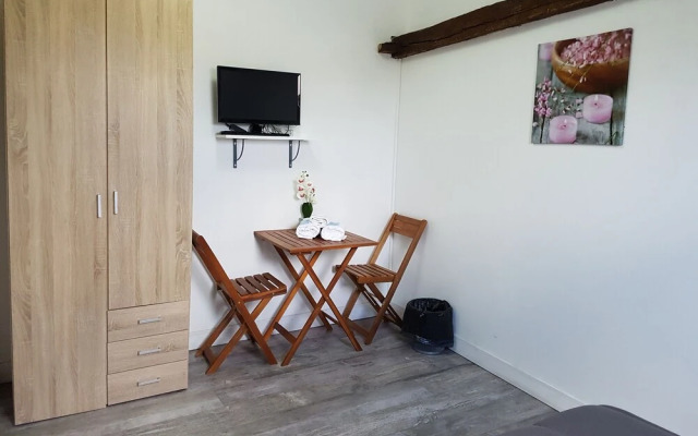 Felicidade Hostel