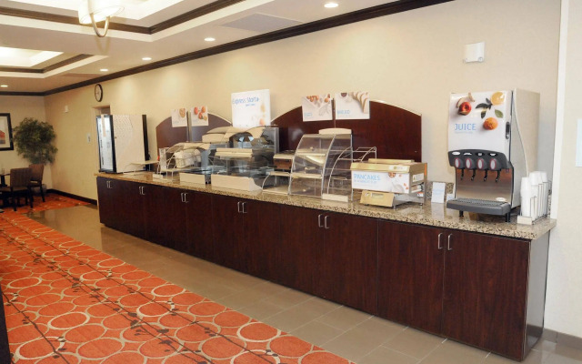 Holiday Inn Express Hotel & Suites Cambridge by IHG