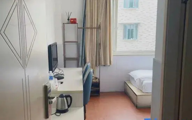 Yuhang Holiday Inn