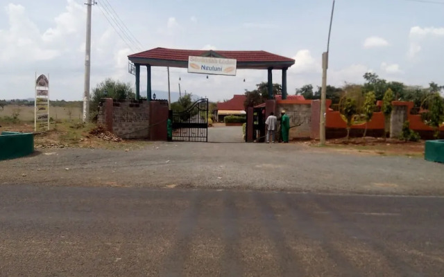 Savannah Lodge Nguluni