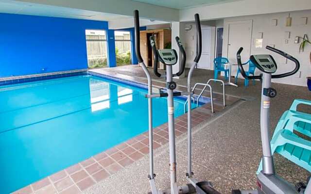 Absolute Lakeview Motel