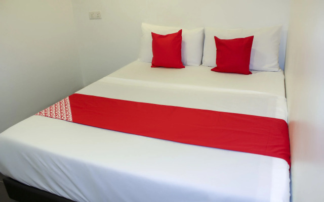 OYO 90035 Star Hotel