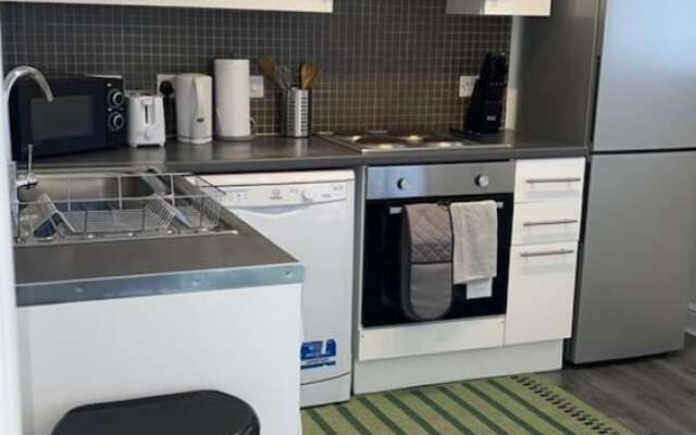 Beautiful 1-bed Apartment in Tipton